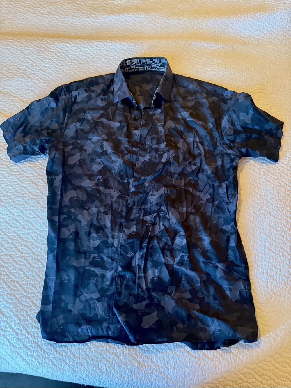 Men's Short-Sleeve Camo Button-Up Shirt - Black/Gray